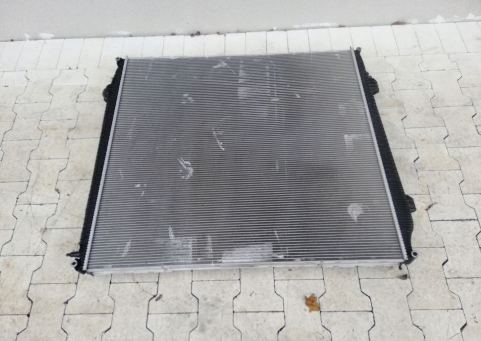 Chłodnica wody MAN TGX EURO6 Mahle - Radiador de Caminhão: foto 2 Chłodnica wody MAN TGX EURO6 Mahle - Radiador de Caminhão: foto 2