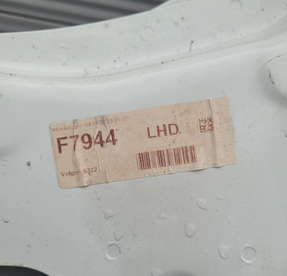 DRZWI DAF XG XG XF NM.LEWE ORYGINAŁ NIEMALOWANE CHWALIM116 - Carroceria e exterior de Caminhão: foto 4 DRZWI DAF XG XG XF NM.LEWE ORYGINAŁ NIEMALOWANE CHWALIM116 - Carroceria e exterior de Caminhão: foto 4
