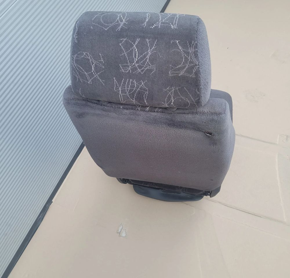 FOTEL KIEROWCY F2000 IVECO TRAKKER GRAMMER CHWALIM116 - Banco de Caminhão: foto 4 FOTEL KIEROWCY F2000 IVECO TRAKKER GRAMMER CHWALIM116 - Banco de Caminhão: foto 4