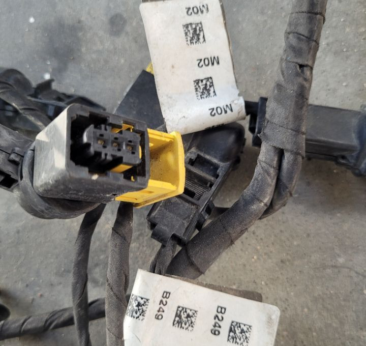 INSTALACJA ZDERZAKA VOLVO FH4 ORYGINAŁ - Cables/ Wire harness de Caminhão: foto 3 INSTALACJA ZDERZAKA VOLVO FH4 ORYGINAŁ - Cables/ Wire harness de Caminhão: foto 3