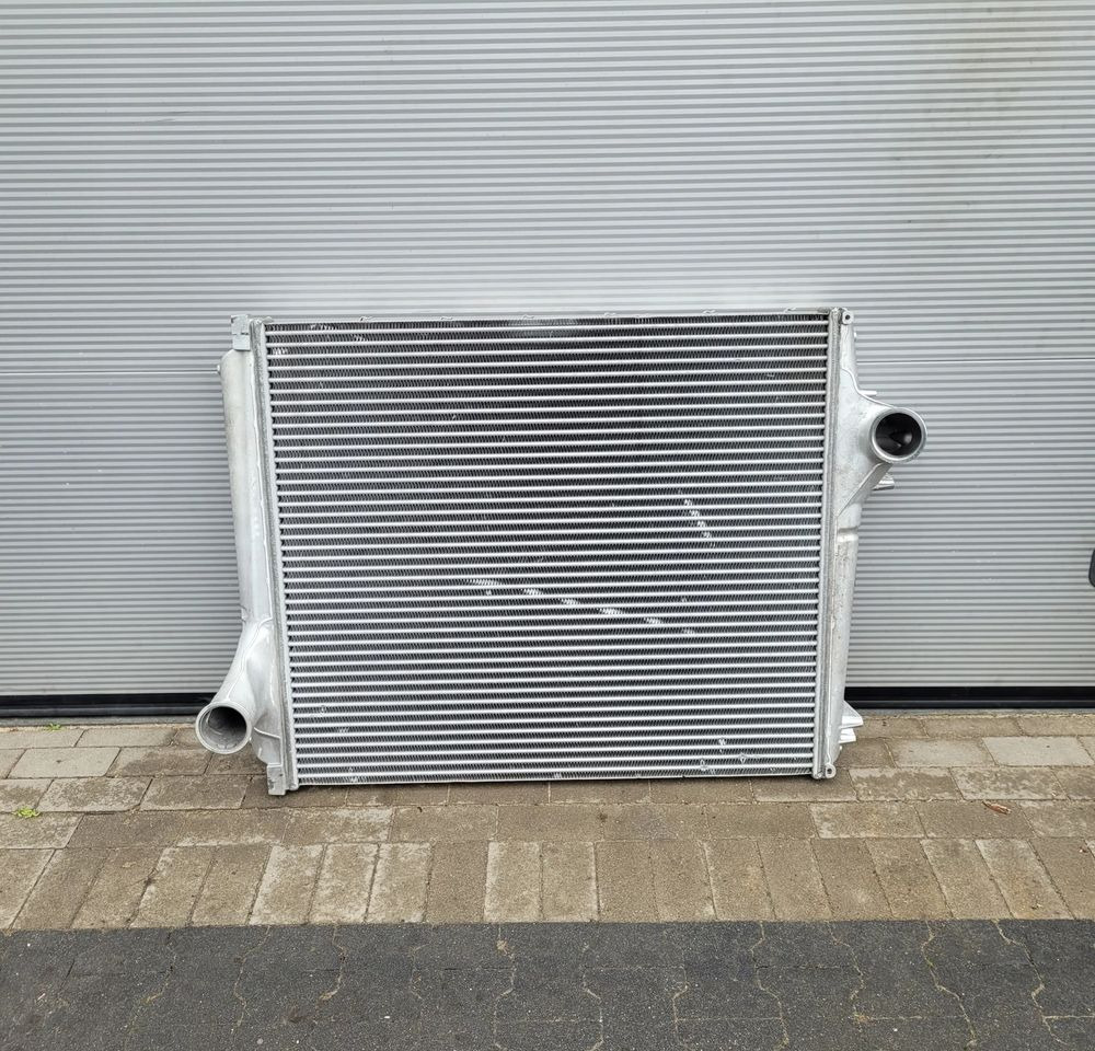 INTERCOOLER VOLVO FH4 FH5 21631996 SZCZELNY 2024 R - Intercooler de Caminhão: foto 1 INTERCOOLER VOLVO FH4 FH5 21631996 SZCZELNY 2024 R - Intercooler de Caminhão: foto 1