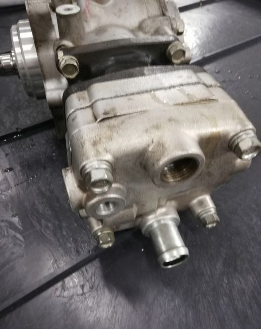 KOMPRESOR NISSAN CABSTAR MAXITY - Compressor, sistema de ar comprimido de Caminhão: foto 1 KOMPRESOR NISSAN CABSTAR MAXITY - Compressor, sistema de ar comprimido de Caminhão: foto 1