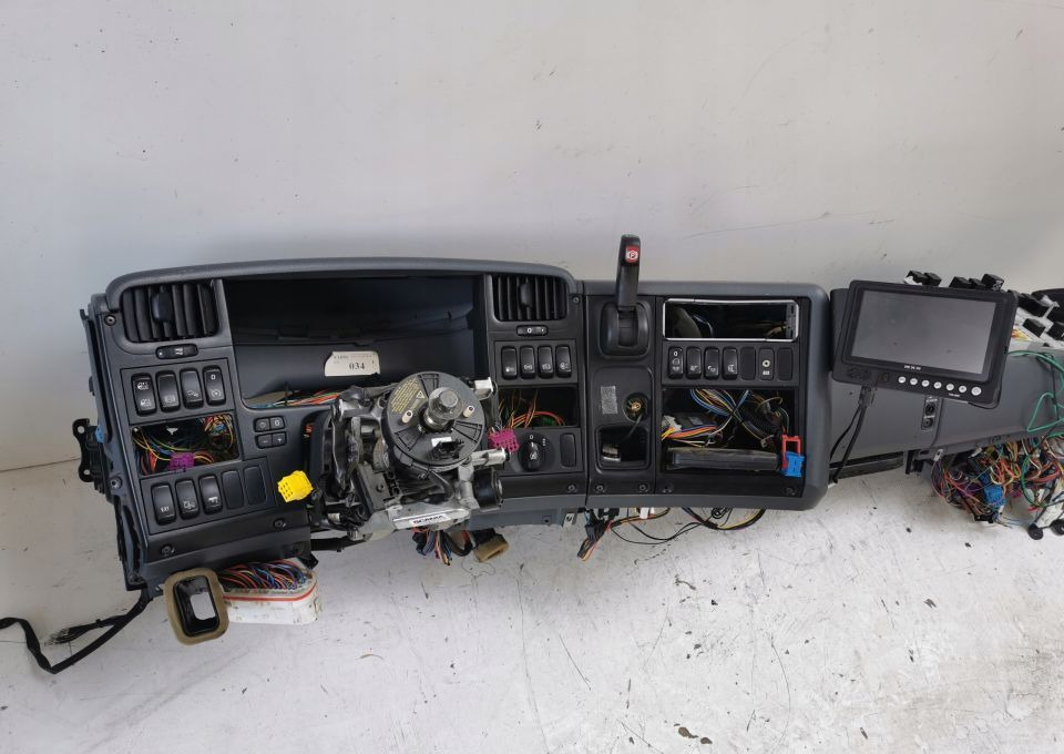 KONSOLA SCANIA R XPI G - Painel de instrumentos de Caminhão: foto 3 KONSOLA SCANIA R XPI G - Painel de instrumentos de Caminhão: foto 3