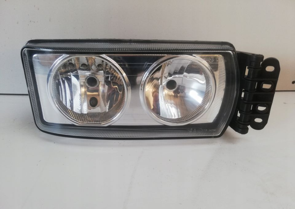 LAMPA IVECO EUROCARGO STRALIS NOWA LIFT RH - Farol dianteira de Caminhão: foto 1 LAMPA IVECO EUROCARGO STRALIS NOWA LIFT RH - Farol dianteira de Caminhão: foto 1