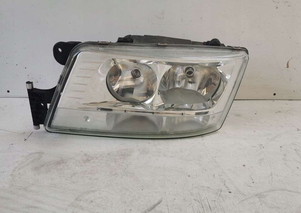 LAMPA MAN TGX E6 LIFT LH. MOCNY LED ORYGINAŁ - Iluminação de Caminhão: foto 1 LAMPA MAN TGX E6 LIFT LH. MOCNY LED ORYGINAŁ - Iluminação de Caminhão: foto 1