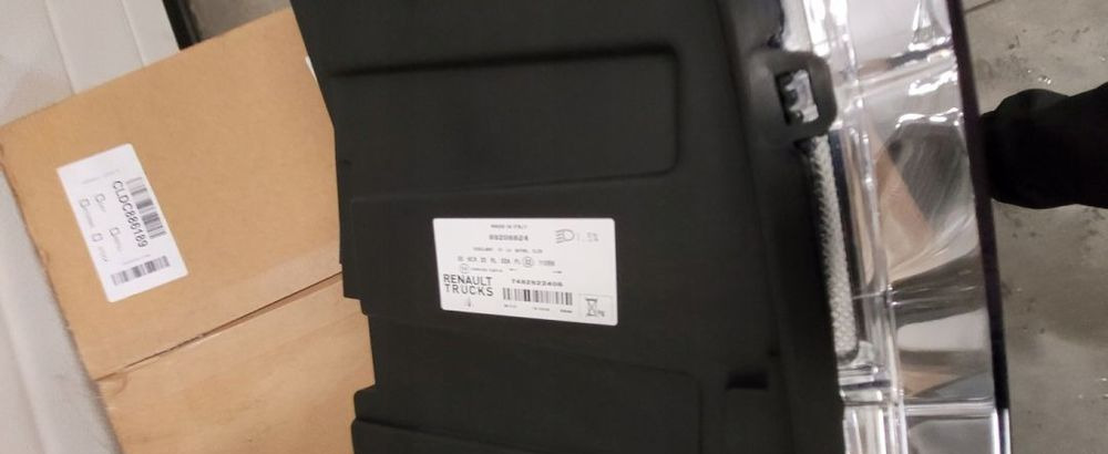 LAMPA RENAULT RANGE T NOWY ORYGINAŁ LEWA - Farol dianteira de Caminhão: foto 3 LAMPA RENAULT RANGE T NOWY ORYGINAŁ LEWA - Farol dianteira de Caminhão: foto 3