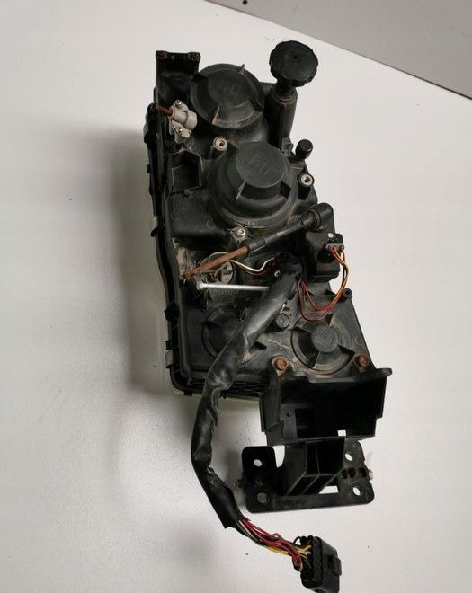 LAMPA VOLVO FH12 fh13 ORYGINAŁ LEWA - Farol dianteira de Caminhão: foto 4 LAMPA VOLVO FH12 fh13 ORYGINAŁ LEWA - Farol dianteira de Caminhão: foto 4