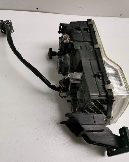 LAMPA VOLVO FH12 fh13 ORYGINAŁ PRAWA. - Farol dianteira de Caminhão: foto 2 LAMPA VOLVO FH12 fh13 ORYGINAŁ PRAWA. - Farol dianteira de Caminhão: foto 2