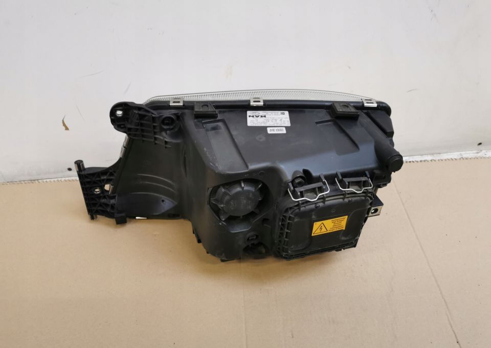 LAMPA XENON MAN TGX TGS RH.ORYGINAŁ LIFT MOCNY LED - Farol dianteira de Caminhão: foto 3 LAMPA XENON MAN TGX TGS RH.ORYGINAŁ LIFT MOCNY LED - Farol dianteira de Caminhão: foto 3