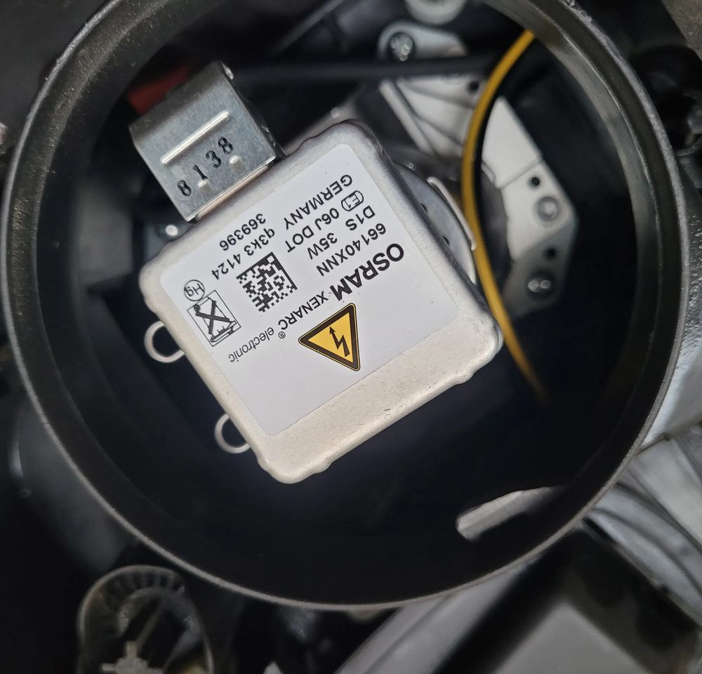 LAMPA XENON RENAULT RANGE T PRAWA LEWA - Iluminação de Caminhão: foto 5 LAMPA XENON RENAULT RANGE T PRAWA LEWA - Iluminação de Caminhão: foto 5