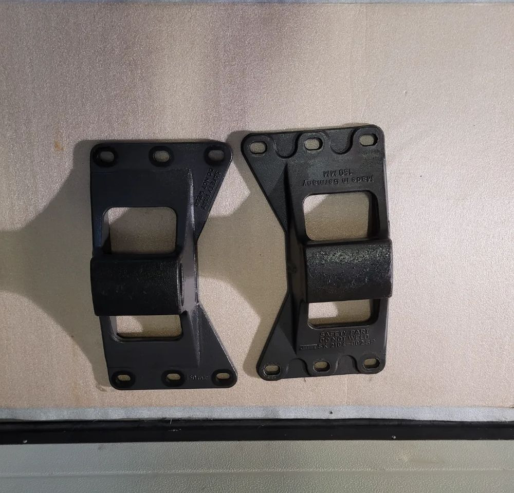 ŁAPY JOST MOCOWANIE SIODŁA 150MM - Quinta-roda de Caminhão: foto 1 ŁAPY JOST MOCOWANIE SIODŁA 150MM - Quinta-roda de Caminhão: foto 1