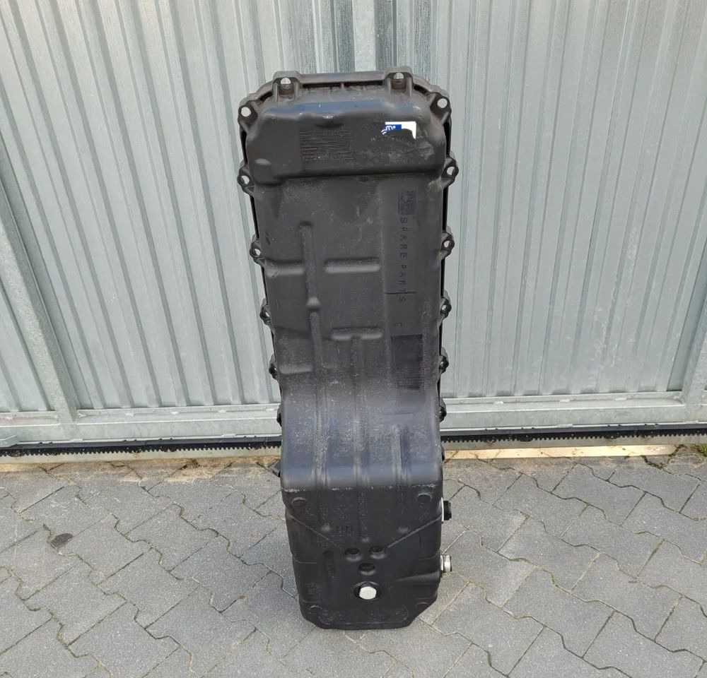 MISKA OLEJOWA RENAULT GAMA VOLVO FH 13 LITRÓW - Cárter de óleo de Caminhão: foto 1 MISKA OLEJOWA RENAULT GAMA VOLVO FH 13 LITRÓW - Cárter de óleo de Caminhão: foto 1