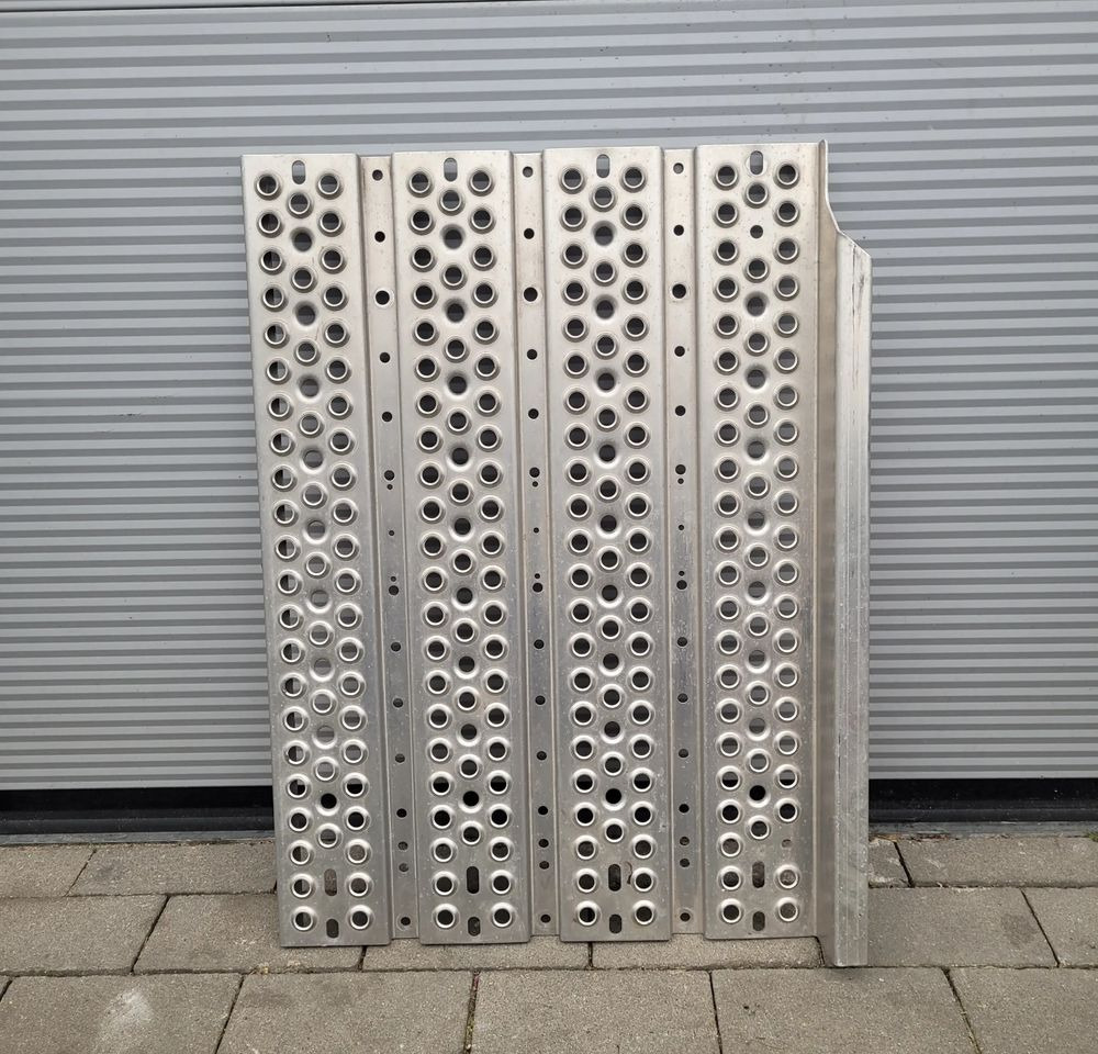 PODEST MERCEDES MP4 MP5 ORYGINAŁ NOWY A9605237701 CHWALIM116 - Carroceria e exterior de Caminhão: foto 1 PODEST MERCEDES MP4 MP5 ORYGINAŁ NOWY A9605237701 CHWALIM116 - Carroceria e exterior de Caminhão: foto 1