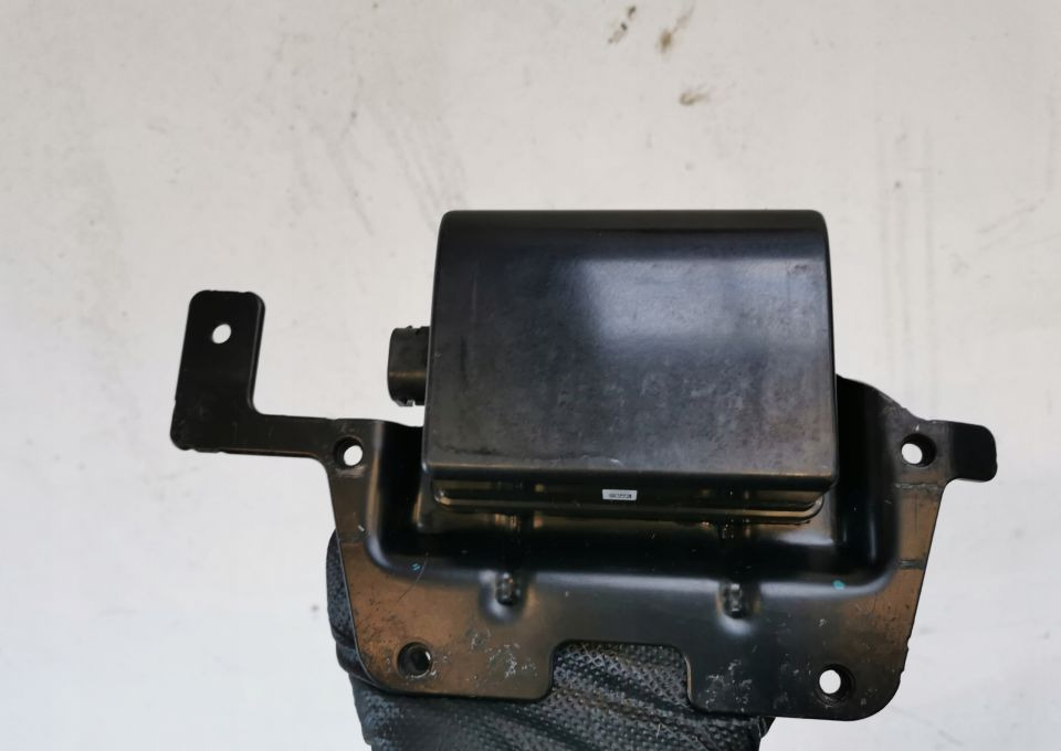 RADAR VOLVO FH4 RENAULT 22208484-P06 - Sensor de Caminhão: foto 1 RADAR VOLVO FH4 RENAULT 22208484-P06 - Sensor de Caminhão: foto 1