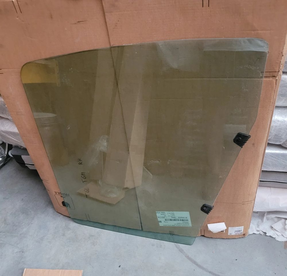 SZYBA MAN TGX RH 81.62645.0040 - Vidro e peças de Caminhão: foto 1 SZYBA MAN TGX RH 81.62645.0040 - Vidro e peças de Caminhão: foto 1