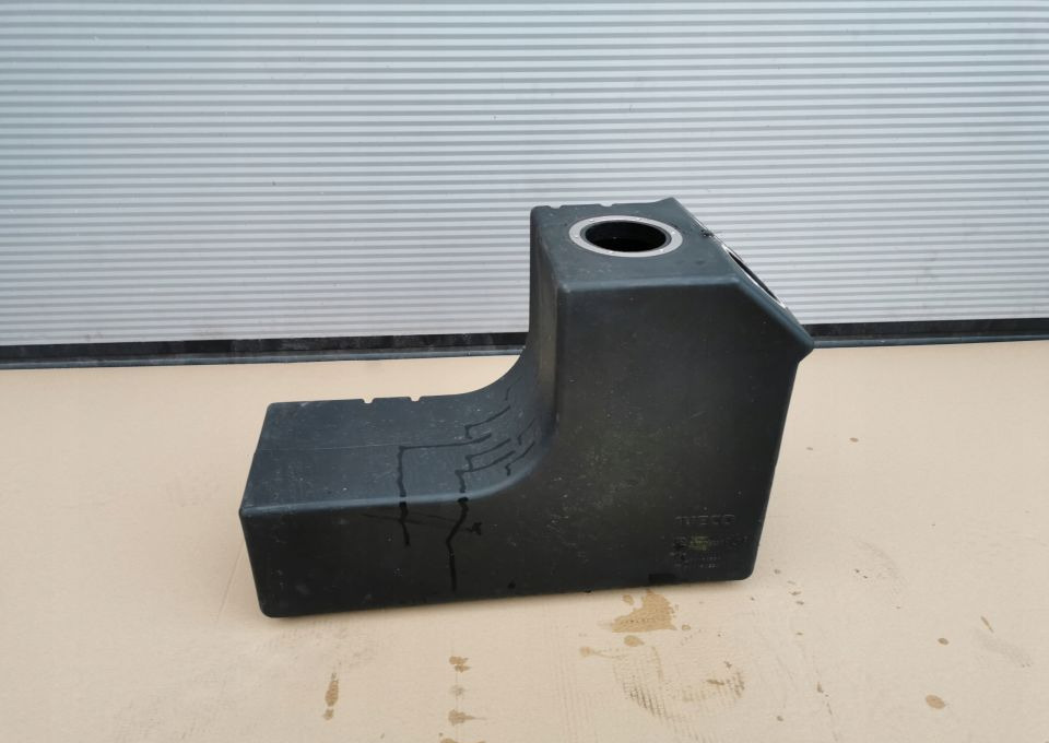 ZBIORNIK AD BLUE IVECO EUROCARGO 504166556 - Tanque para AdBlue de Caminhão: foto 2 ZBIORNIK AD BLUE IVECO EUROCARGO 504166556 - Tanque para AdBlue de Caminhão: foto 2