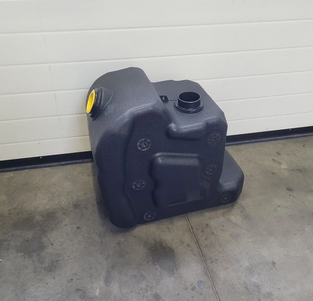 ZBIORNIK AD BULE VOLVO FH4 LOW DECK OM 23251717 CHWALIM116 - Tanque para AdBlue de Caminhão: foto 1 ZBIORNIK AD BULE VOLVO FH4 LOW DECK OM 23251717 CHWALIM116 - Tanque para AdBlue de Caminhão: foto 1