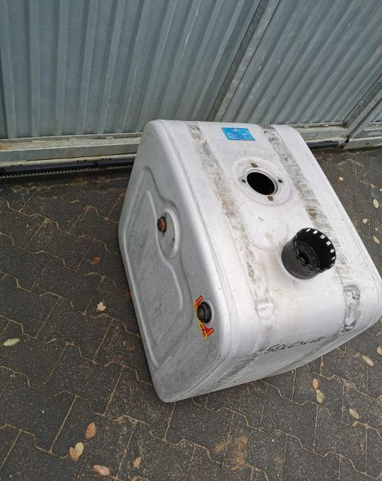 ZBIORNIK OLEJU HYVA OM 14018231 - Tanque hidráulico de Caminhão: foto 3 ZBIORNIK OLEJU HYVA OM 14018231 - Tanque hidráulico de Caminhão: foto 3