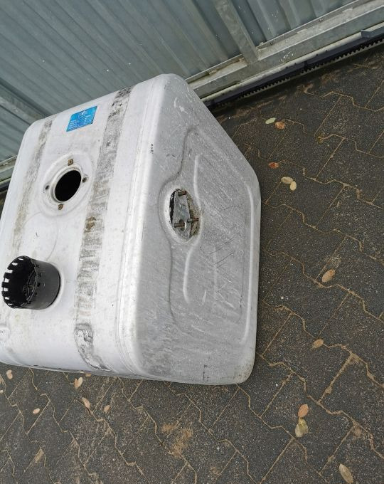 ZBIORNIK OLEJU HYVA OM 14018231 - Tanque hidráulico de Caminhão: foto 2 ZBIORNIK OLEJU HYVA OM 14018231 - Tanque hidráulico de Caminhão: foto 2