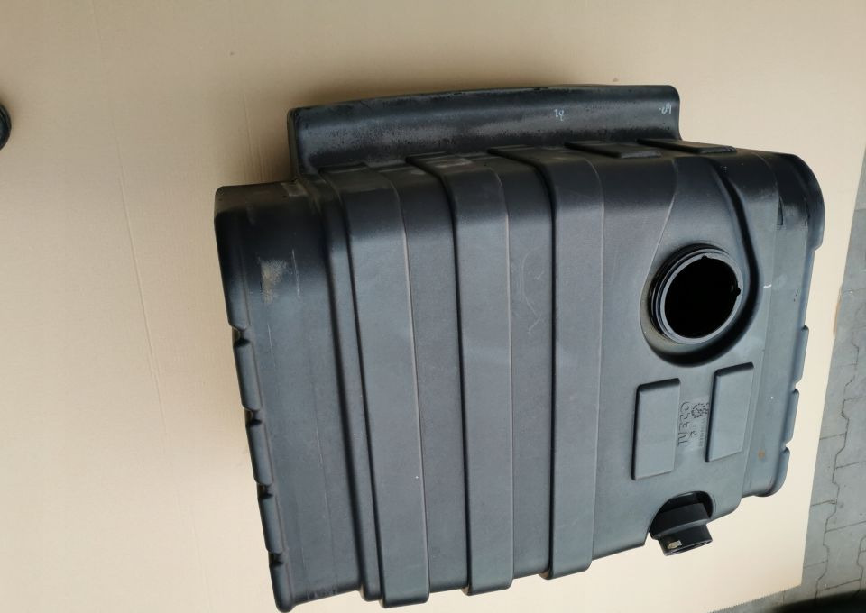 ZBIORNIK PALIWA IVECO EUROCARGO E6. 5801480845 - Tanque de combustível de Caminhão: foto 2 ZBIORNIK PALIWA IVECO EUROCARGO E6. 5801480845 - Tanque de combustível de Caminhão: foto 2