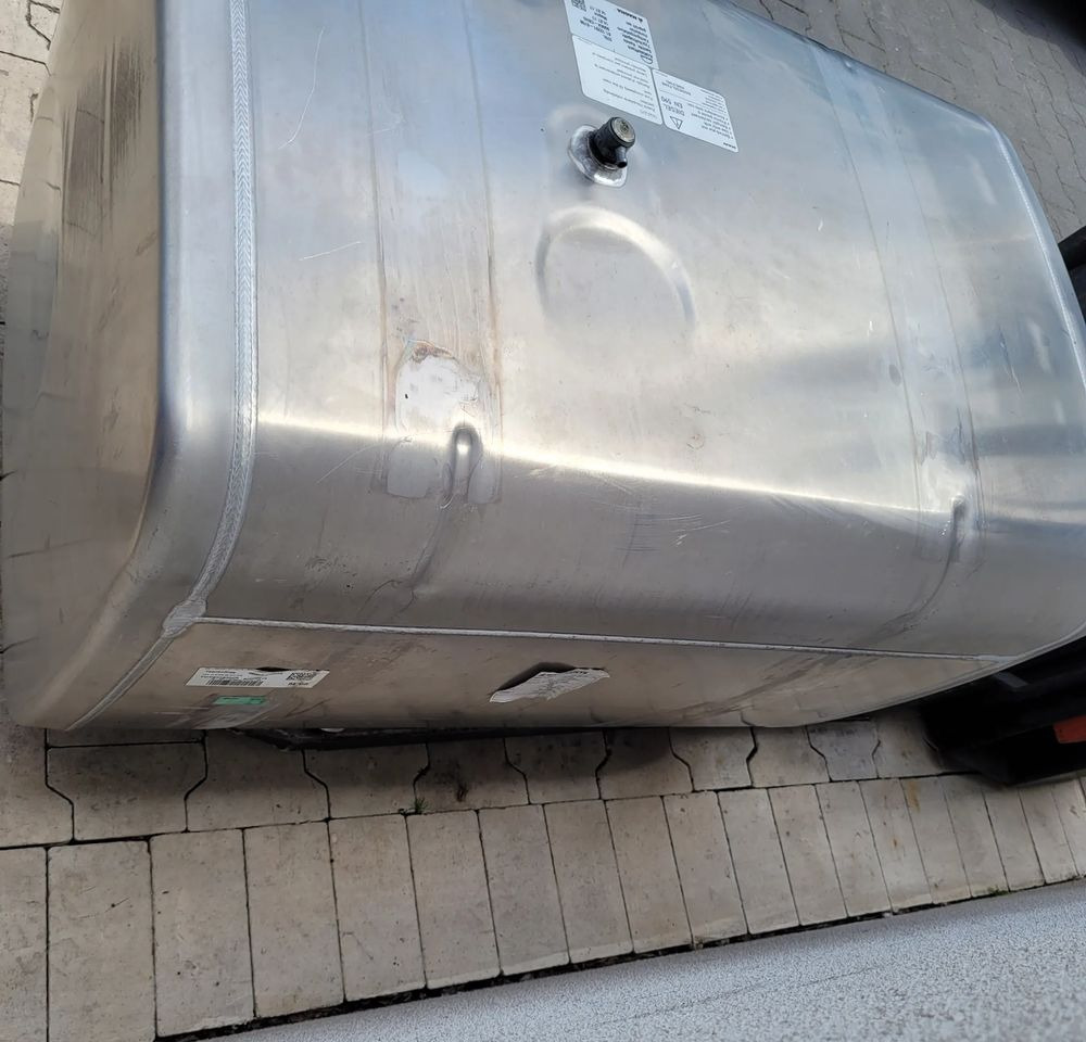 ZBIORNIK PALIWA MAN TGX 370L 81.12201-6798 100X63X68CM - Tanque de combustível de Caminhão: foto 4 ZBIORNIK PALIWA MAN TGX 370L 81.12201-6798 100X63X68CM - Tanque de combustível de Caminhão: foto 4