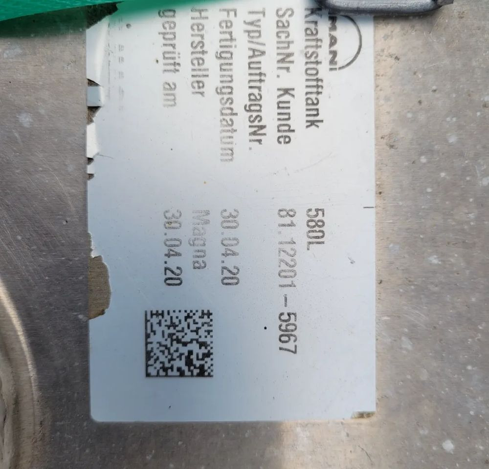 ZBIORNIK PALIWA MAN TGX 580L LIFT 130X70X70 - Tanque de combustível de Caminhão: foto 4 ZBIORNIK PALIWA MAN TGX 580L LIFT 130X70X70 - Tanque de combustível de Caminhão: foto 4