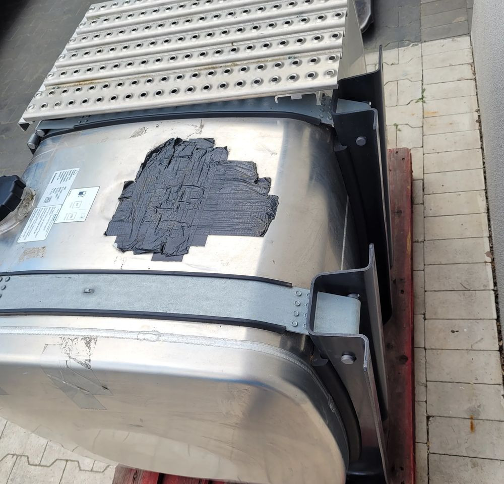 ZBIORNIK PALIWA MAN TGX TG3 81.12201-6929 460L CHWALIM116 - Tanque de combustível de Caminhão: foto 5 ZBIORNIK PALIWA MAN TGX TG3 81.12201-6929 460L CHWALIM116 - Tanque de combustível de Caminhão: foto 5