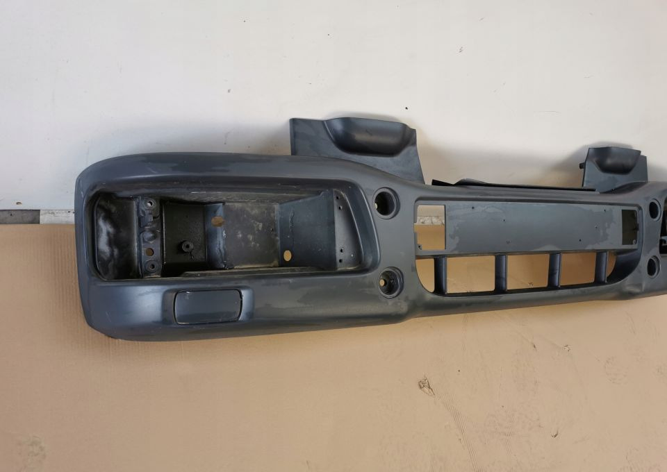 ZDERZAK IVECO EUROCARGO ORYGINAŁ 504039191 - Para-choque de Caminhão: foto 2 ZDERZAK IVECO EUROCARGO ORYGINAŁ 504039191 - Para-choque de Caminhão: foto 2