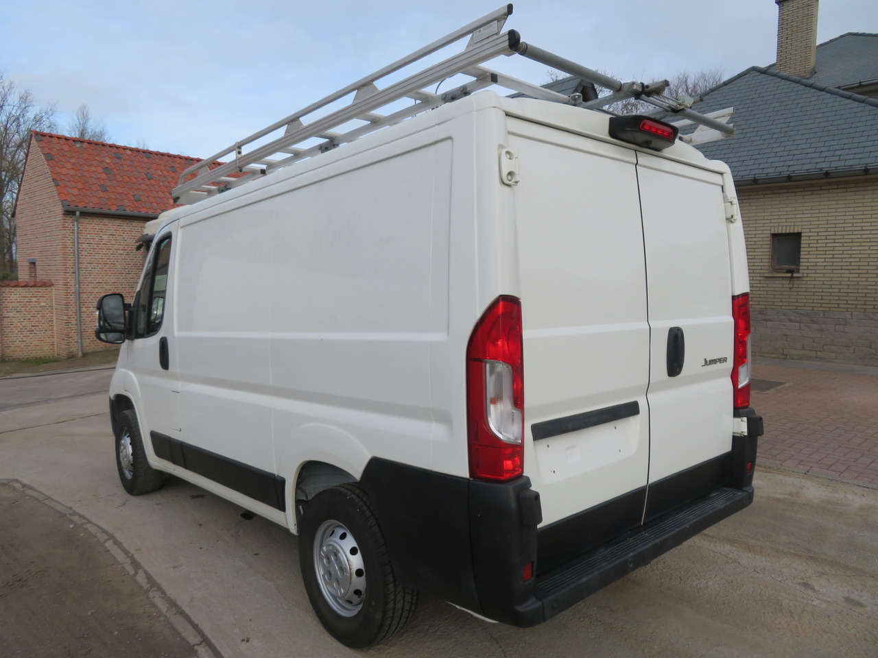 Citroën Jumper 2.2 BlueHDi - L1H1 - Furgão: foto 5 Citroën Jumper 2.2 BlueHDi - L1H1 - Furgão: foto 5