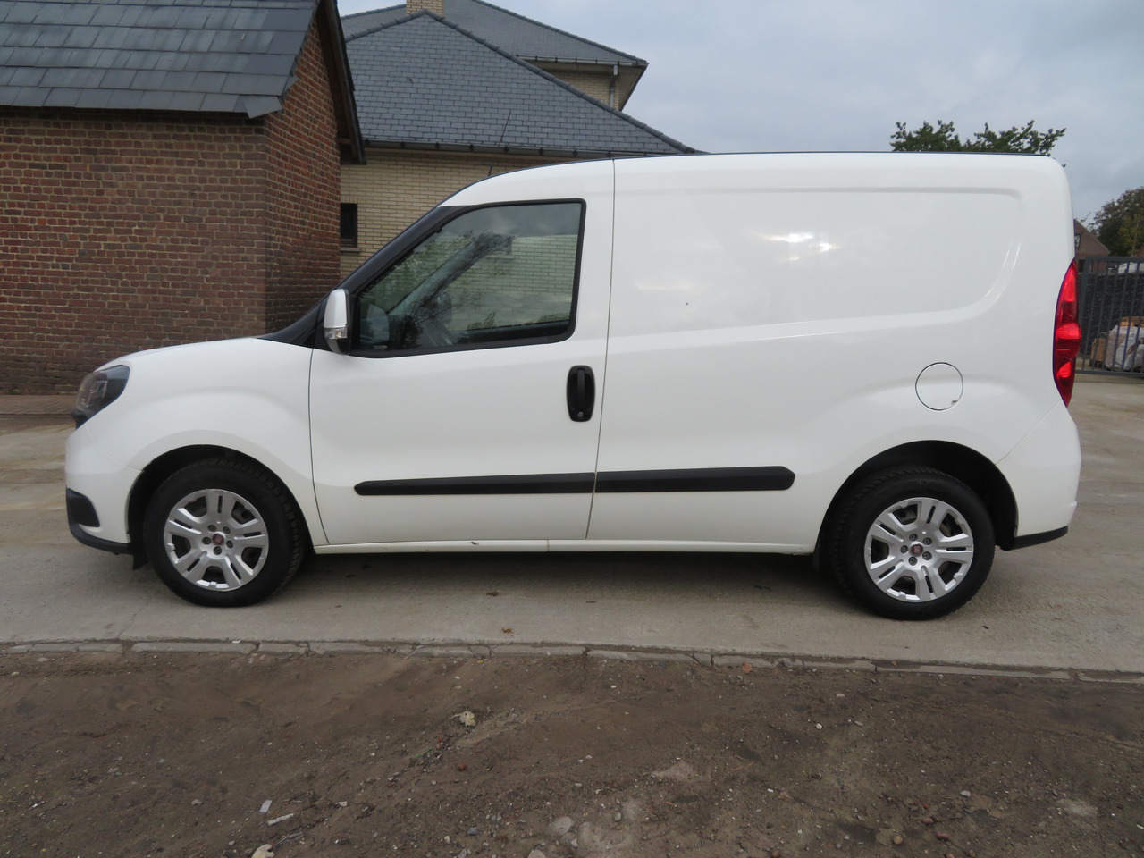 Fiat Doblo Cargo 1.6 Multijet - Furgão compacto: foto 4 Fiat Doblo Cargo 1.6 Multijet - Furgão compacto: foto 4