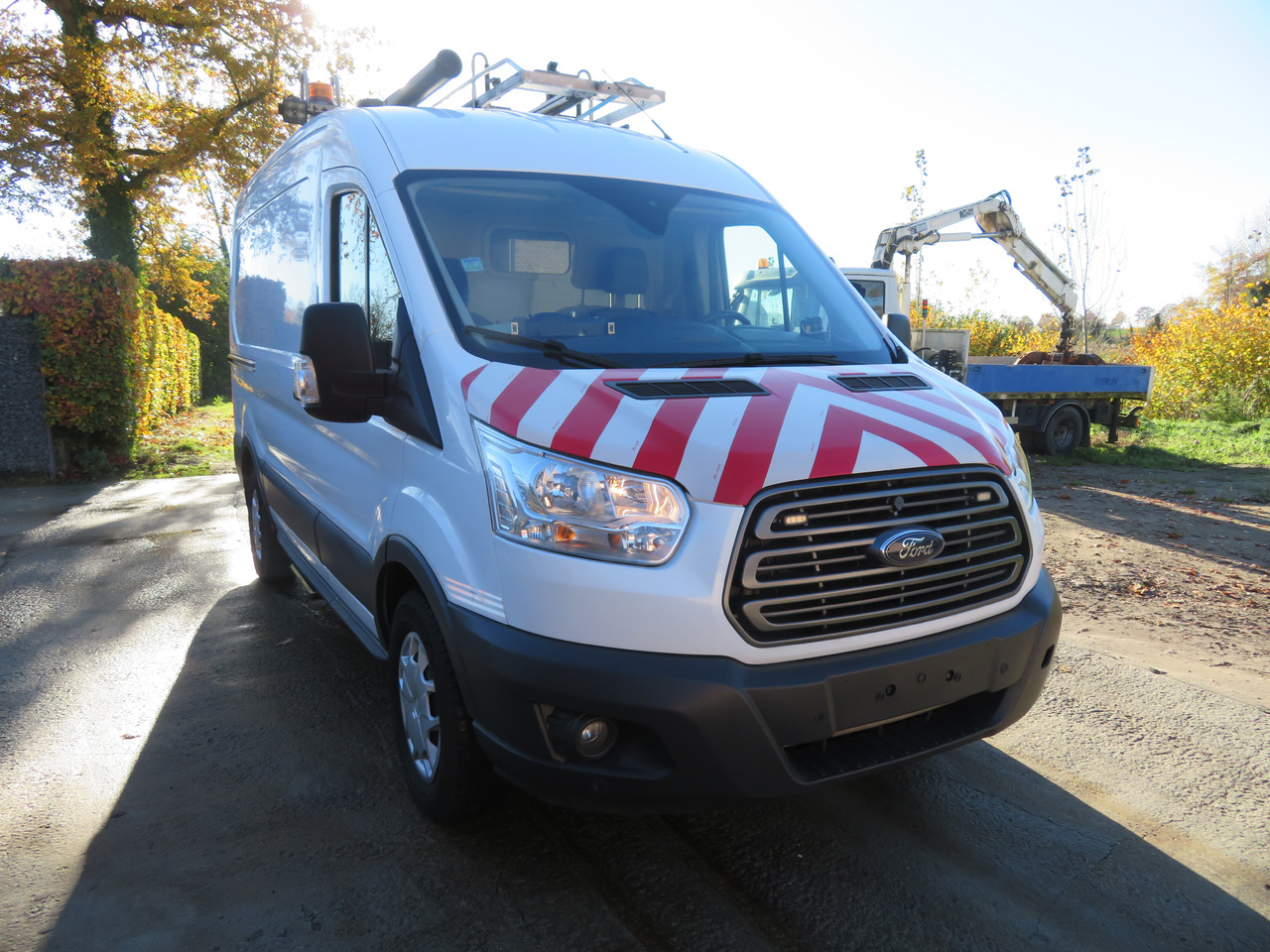 Ford Transit 2.0TDCi - L2H2 - Furgão: foto 1 Ford Transit 2.0TDCi - L2H2 - Furgão: foto 1