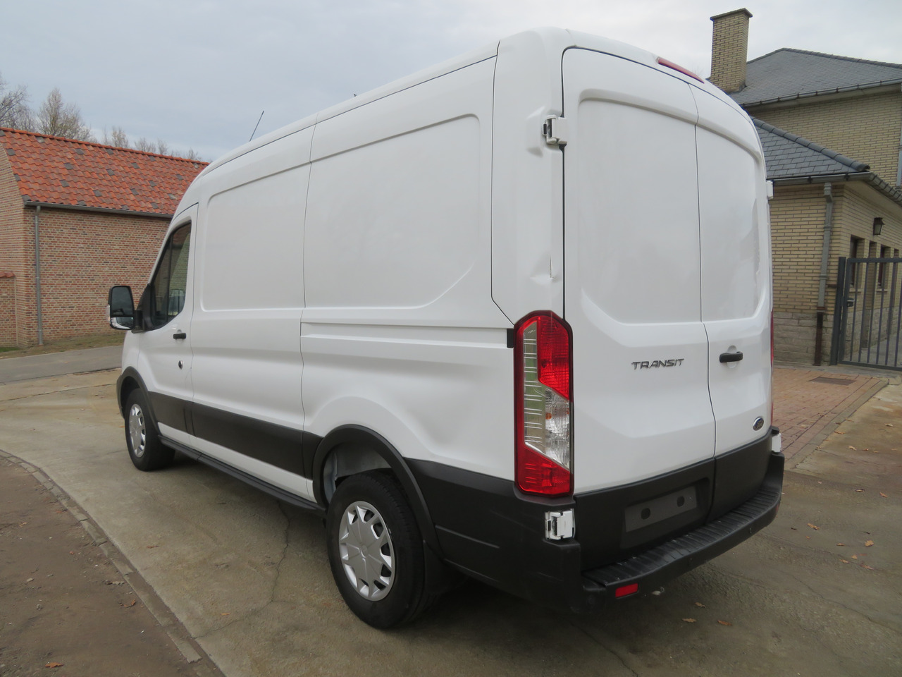 Ford Transit 2.0TDCi TREND - L2H2 - Furgão: foto 5 Ford Transit 2.0TDCi TREND - L2H2 - Furgão: foto 5