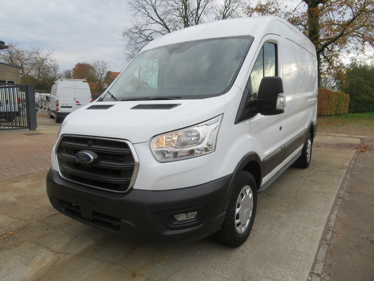 Ford Transit 2.0TDCi TREND - L2H2 - Furgão: foto 3 Ford Transit 2.0TDCi TREND - L2H2 - Furgão: foto 3