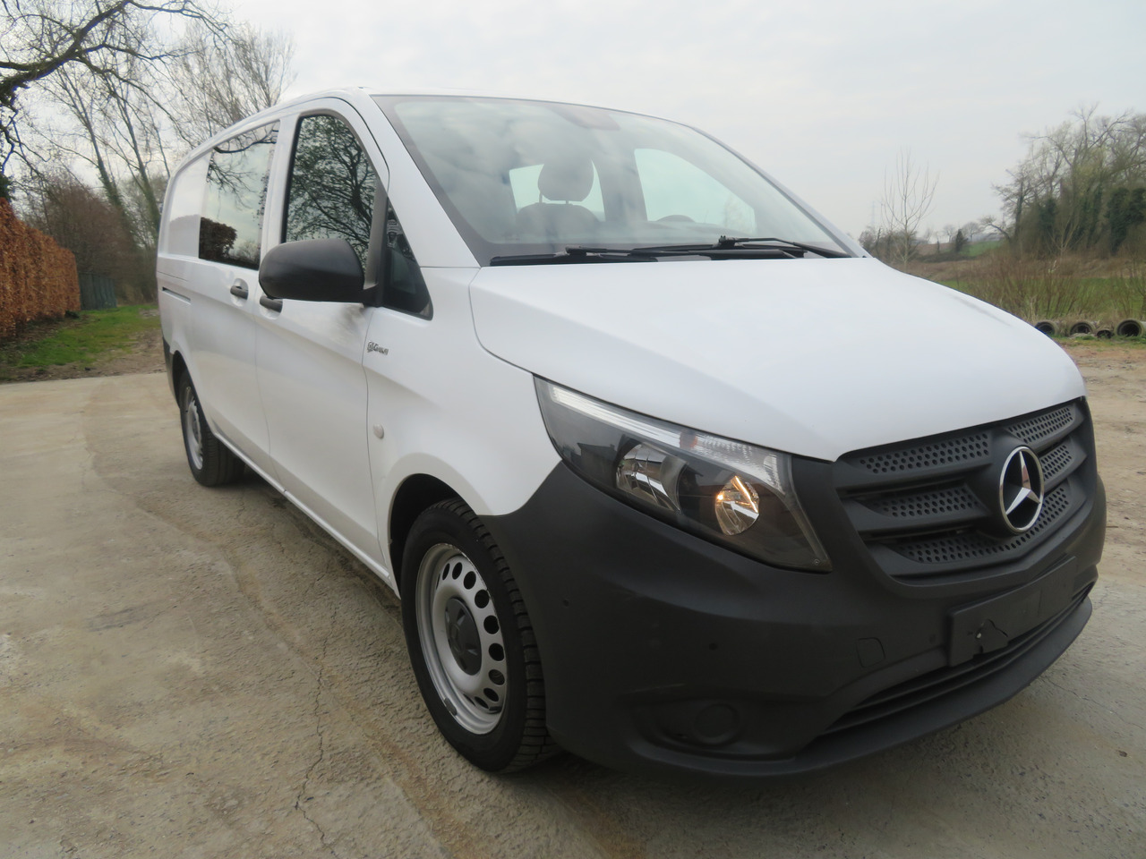 MERCEDES-BENZ Vito 114cdi - A2 - dubbel cabine - Furgão compacto, Carrinha cabine dupla: foto 1 MERCEDES-BENZ Vito 114cdi - A2 - dubbel cabine - Furgão compacto, Carrinha cabine dupla: foto 1