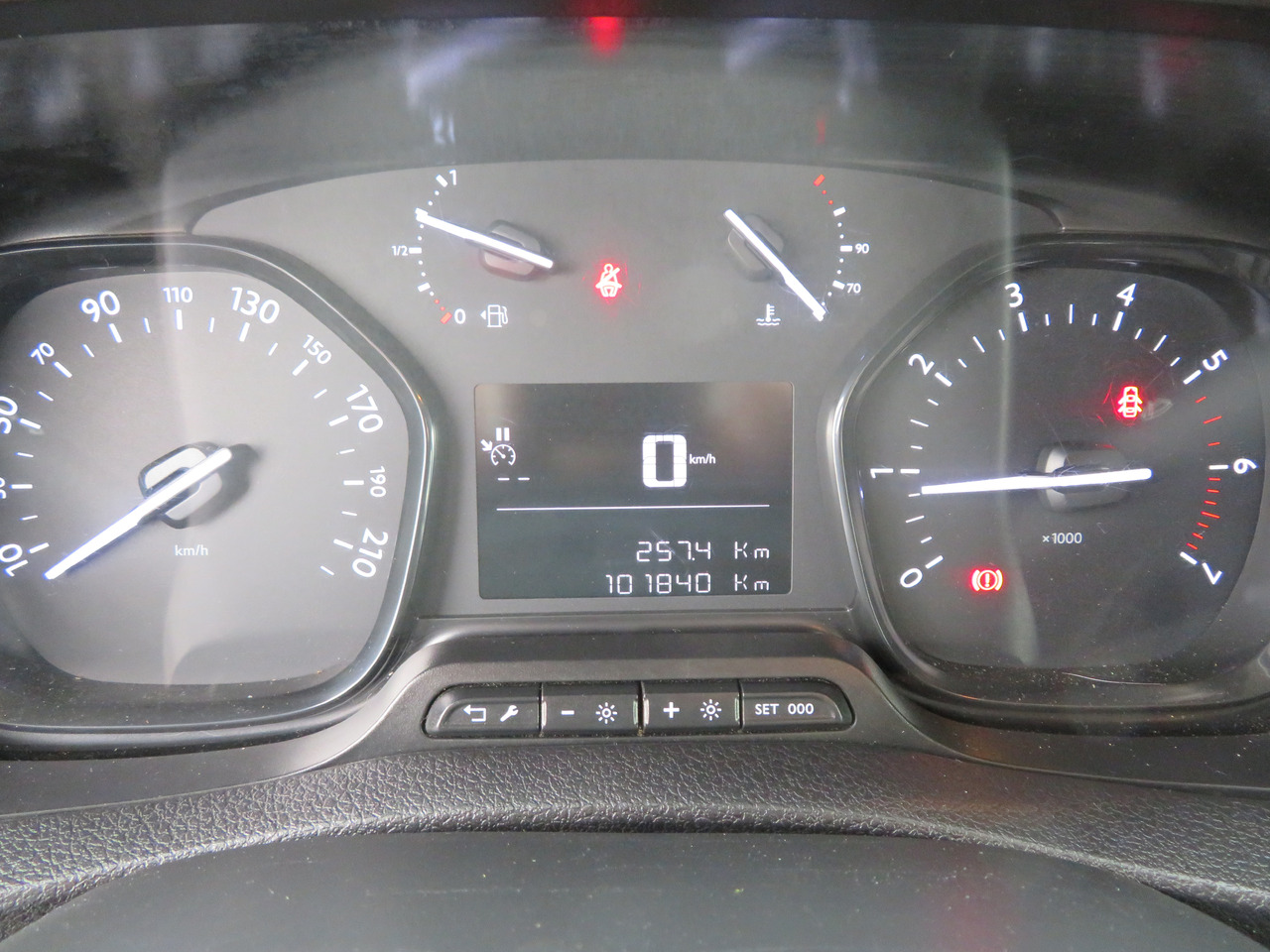 Furgão, Carrinha cabine dupla Peugeot Expert 2.0 BlueHDi - L3 - dubbel cabine: foto 15 Furgão, Carrinha cabine dupla Peugeot Expert 2.0 BlueHDi - L3 - dubbel cabine: foto 15