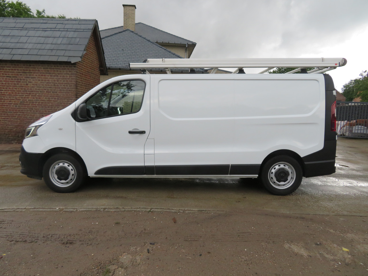 RENAULT Trafic 2.0dCi - L2H1 - Furgão compacto: foto 4 RENAULT Trafic 2.0dCi - L2H1 - Furgão compacto: foto 4