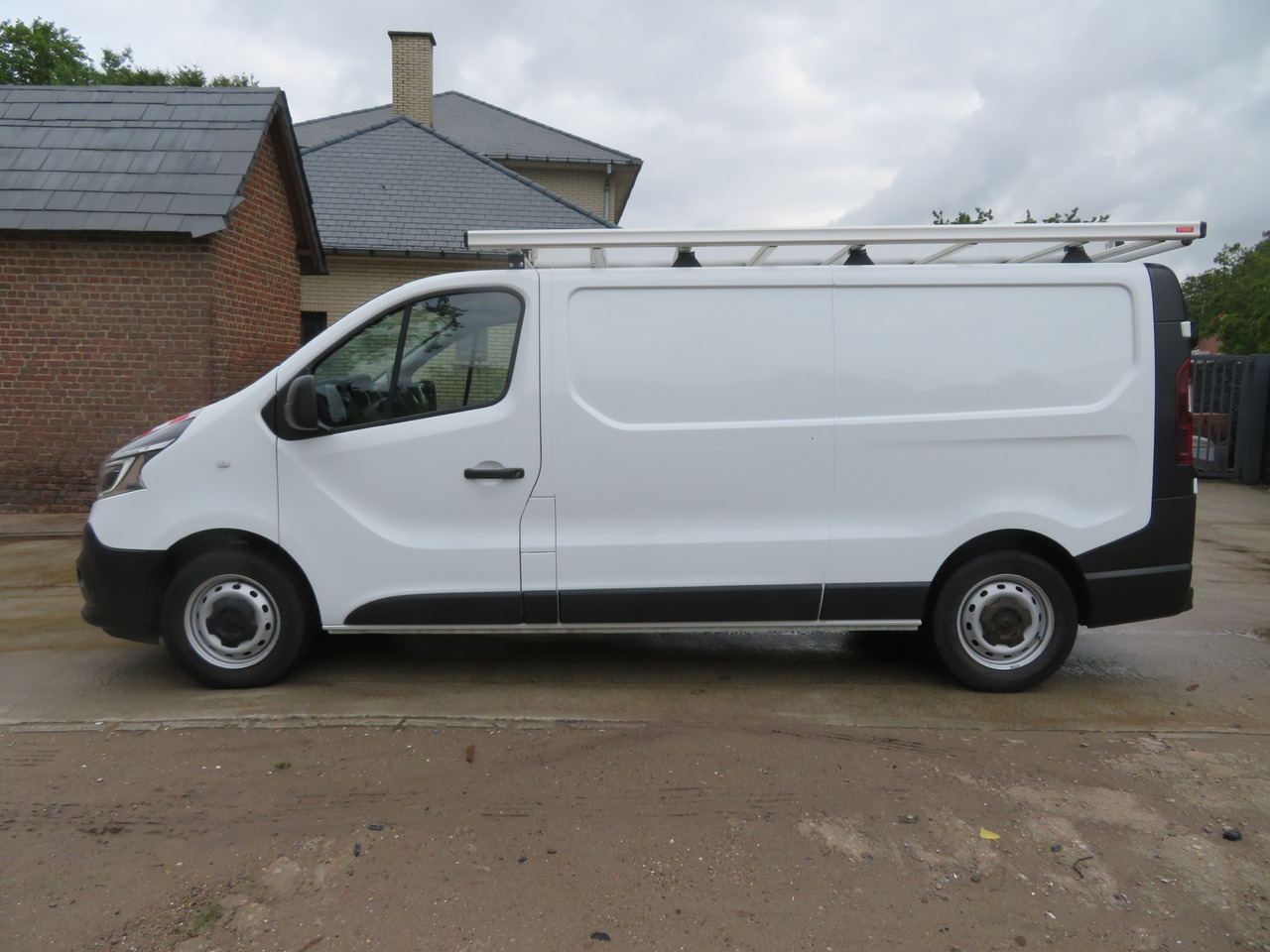 RENAULT Trafic 2.0dCi - L2H1 - Furgão compacto: foto 4 RENAULT Trafic 2.0dCi - L2H1 - Furgão compacto: foto 4