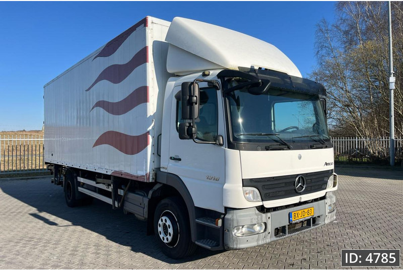 Mercedes-Benz Atego 1318 Day Cab, Euro 5, BDF / EPS automatic / DHOLLANDIA 2000KG - Caminhão transportador de contêineres/ Caixa móvel: foto 4 Mercedes-Benz Atego 1318 Day Cab, Euro 5, BDF / EPS automatic / DHOLLANDIA 2000KG - Caminhão transportador de contêineres/ Caixa móvel: foto 4
