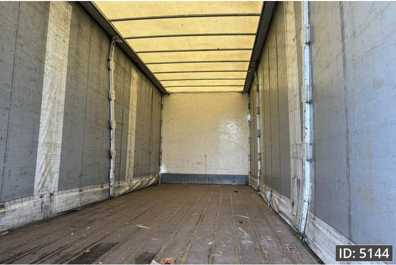 Scania P230 Day Cab, Euro 5, / Manual / 750x248x260 / DHOLLANDIA - Caminhão com lona: foto 5 Scania P230 Day Cab, Euro 5, / Manual / 750x248x260 / DHOLLANDIA - Caminhão com lona: foto 5