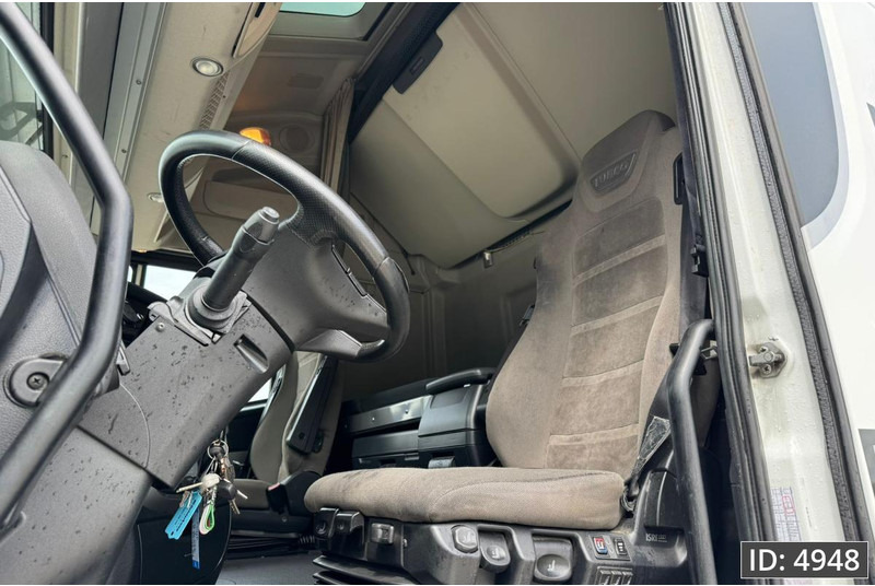 Iveco AS440STX/P Hi-Way Stralis, Euro 6, / 2 Tanks / Perfect condition / NL Truck - Tractor: foto 5 Iveco AS440STX/P Hi-Way Stralis, Euro 6, / 2 Tanks / Perfect condition / NL Truck - Tractor: foto 5