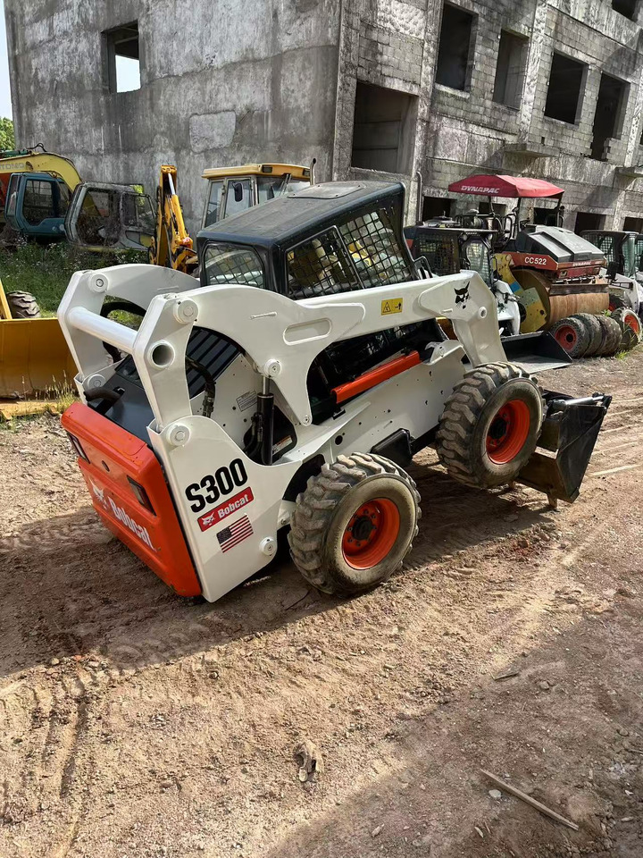 BOBCAT S300 - Mini carregadeira: foto 4 BOBCAT S300 - Mini carregadeira: foto 4