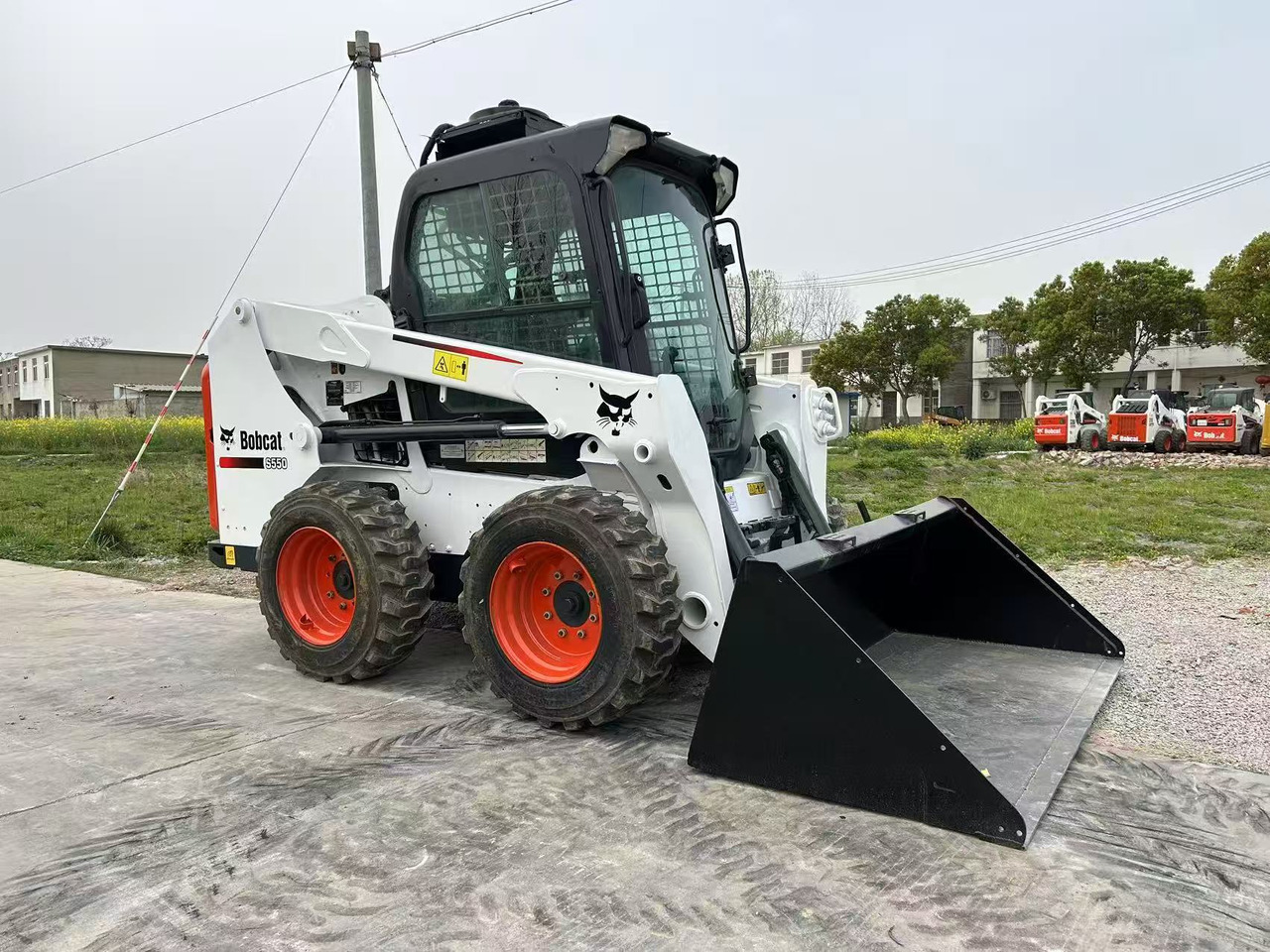 BOBCAT Skid Steer Loader S550 - Mini carregadeira: foto 1 BOBCAT Skid Steer Loader S550 - Mini carregadeira: foto 1