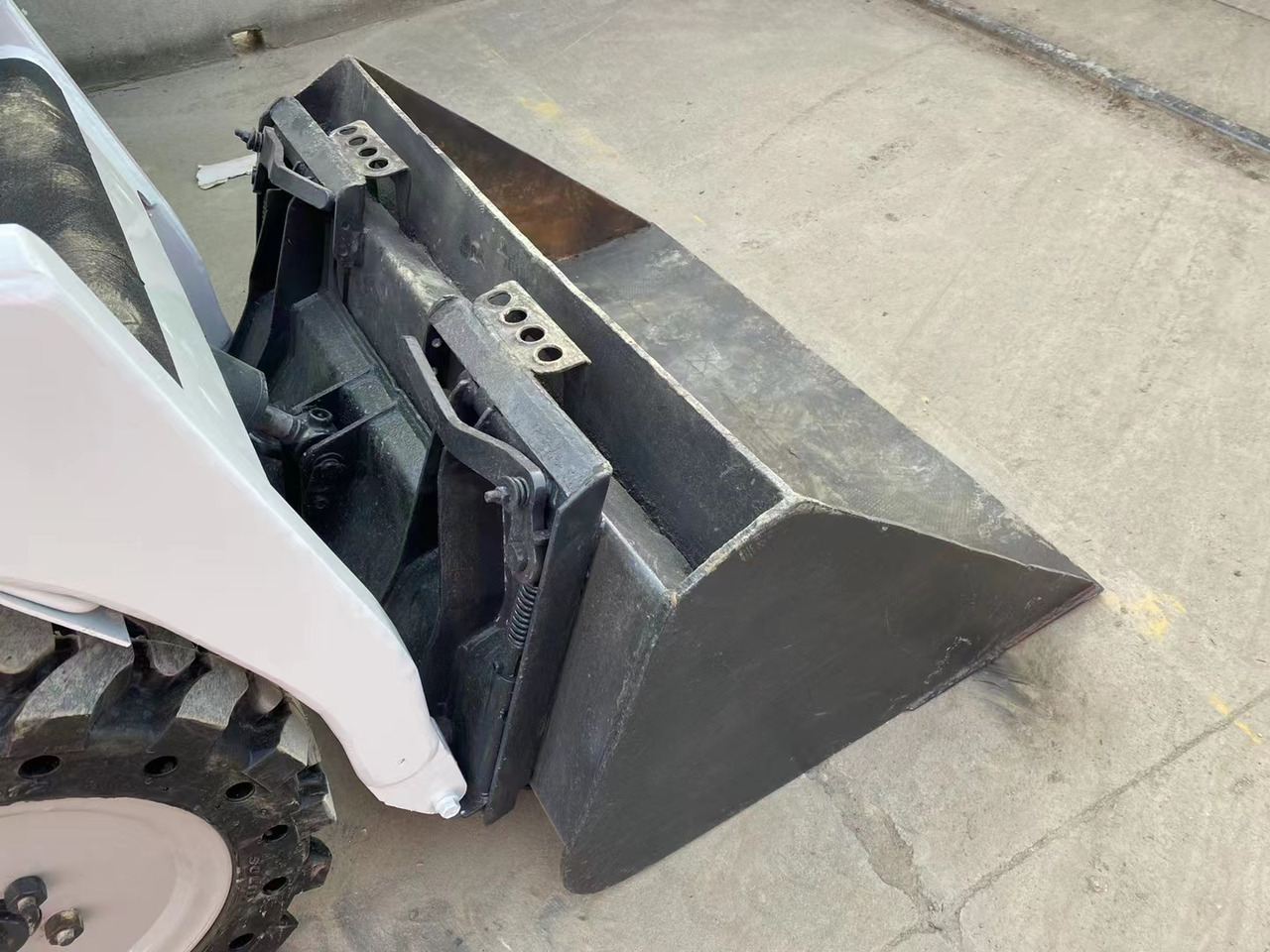 BOBCAT Skid Steer Loader S70 - Mini carregadeira: foto 4 BOBCAT Skid Steer Loader S70 - Mini carregadeira: foto 4