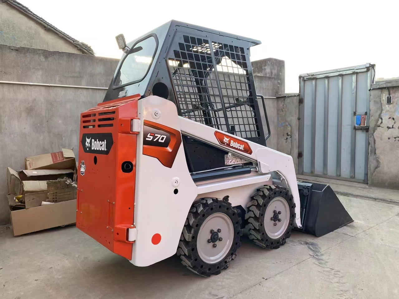 BOBCAT Skid Steer Loader S70 - Mini carregadeira: foto 5 BOBCAT Skid Steer Loader S70 - Mini carregadeira: foto 5