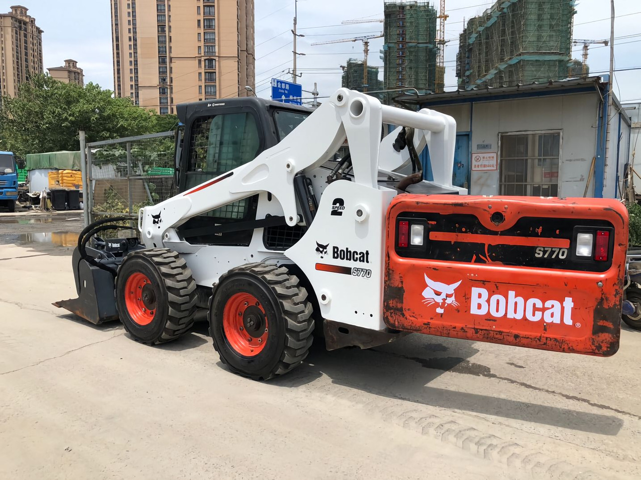 BOBCAT Skid Steer Loader S770 Click for Discount - Mini carregadeira: foto 1 BOBCAT Skid Steer Loader S770 Click for Discount - Mini carregadeira: foto 1