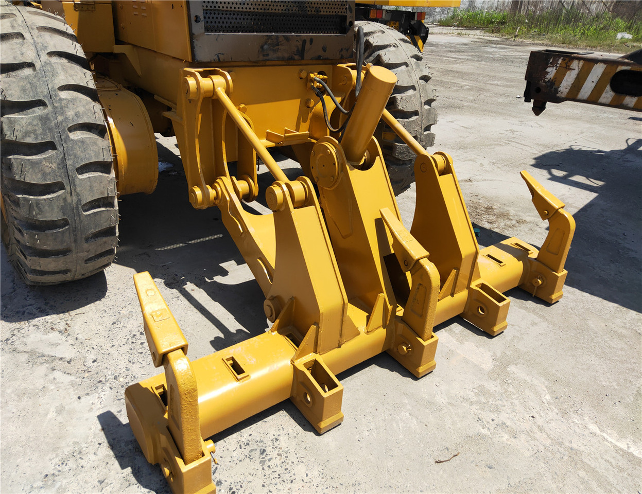 CATERPILLAR 140H CAT Grader Click Here for DIscount - Motoniveladora: foto 2 CATERPILLAR 140H CAT Grader Click Here for DIscount - Motoniveladora: foto 2