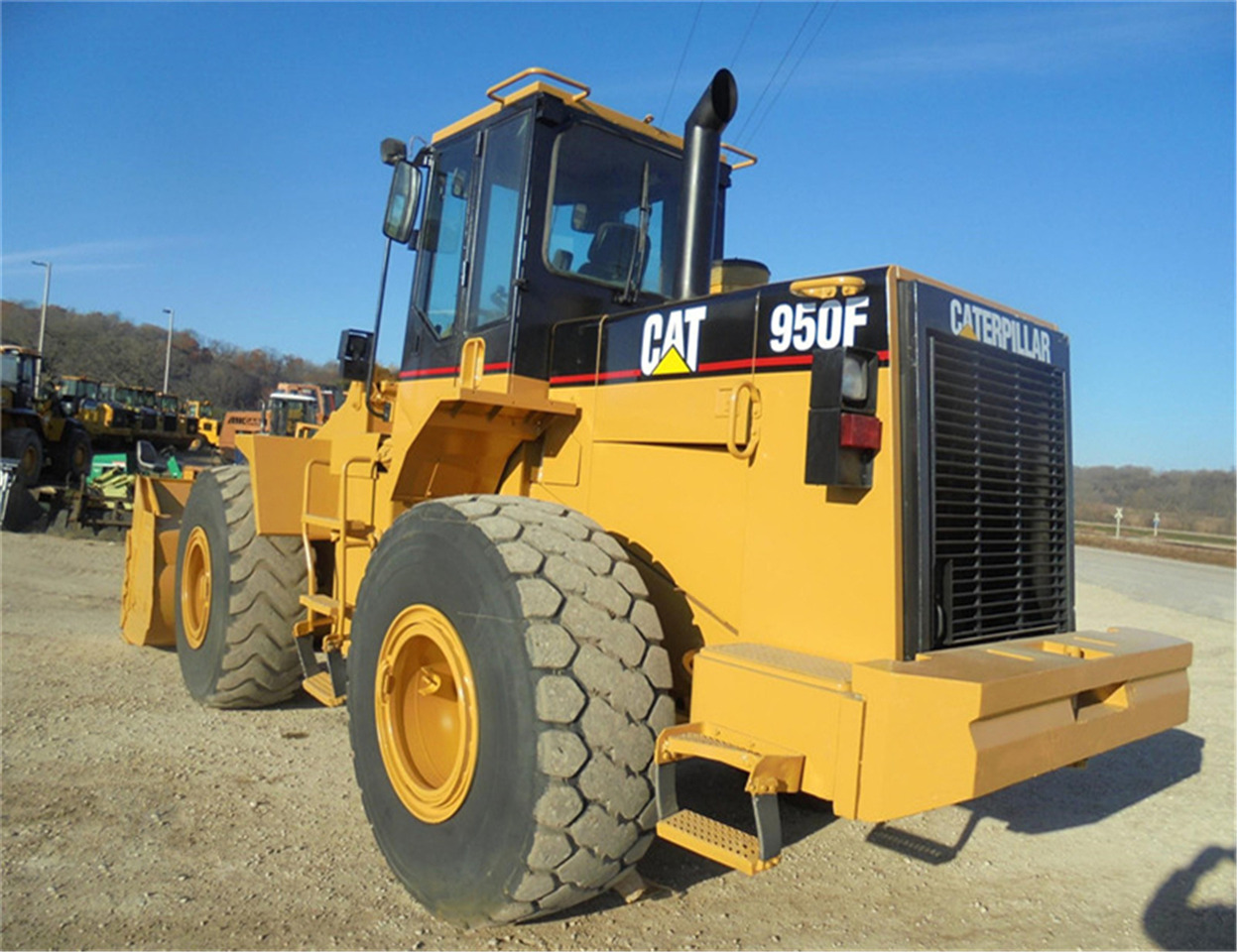 CATERPILLAR Skid Steer Loader 950F - Mini carregadeira: foto 1 CATERPILLAR Skid Steer Loader 950F - Mini carregadeira: foto 1