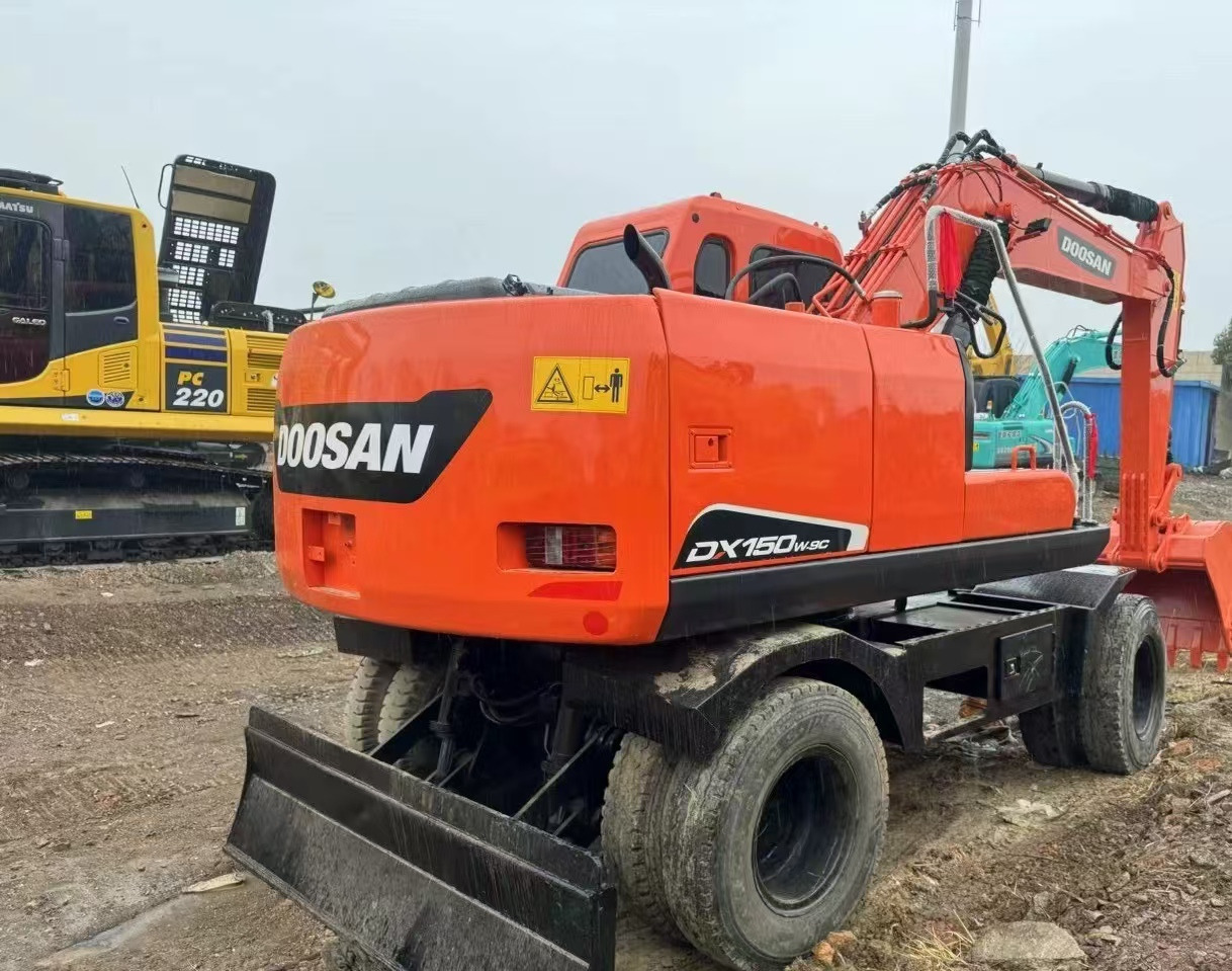 DOOSAN DX150W Wheel Excavator Good Condition - Escavadeira de rodas: foto 1 DOOSAN DX150W Wheel Excavator Good Condition - Escavadeira de rodas: foto 1