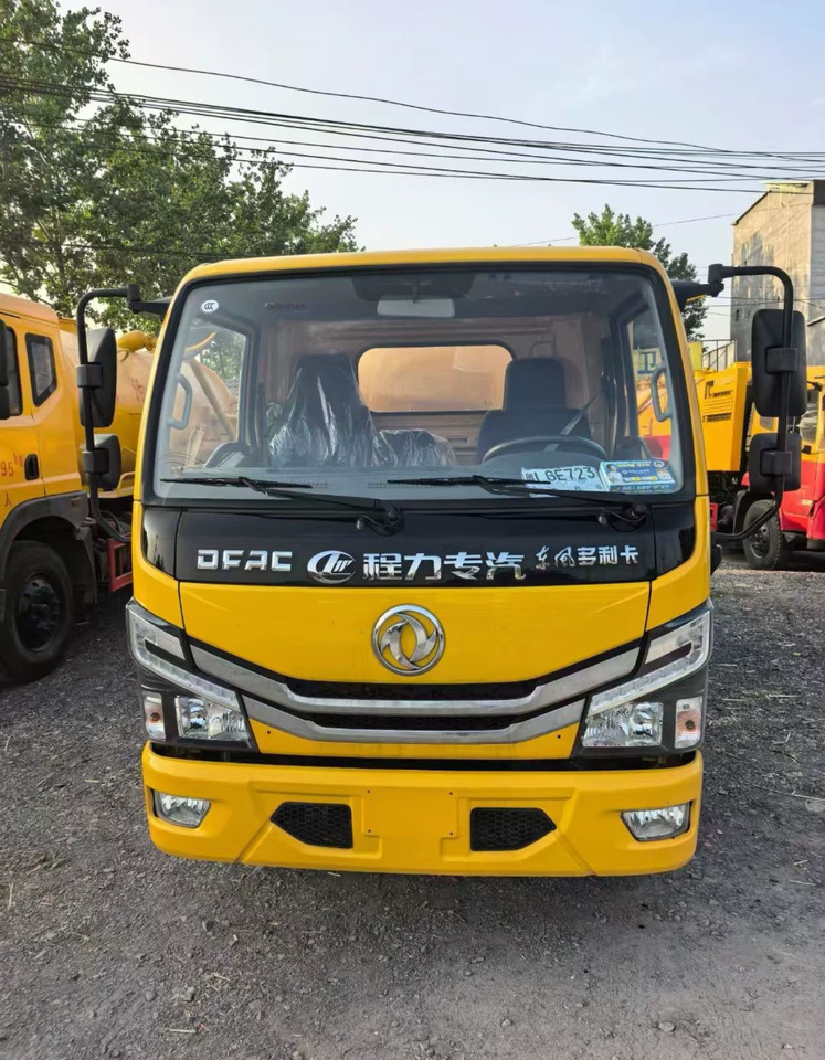 DongFeng Small Sewage Truck - Caminhão limpa fossa: foto 3 DongFeng Small Sewage Truck - Caminhão limpa fossa: foto 3
