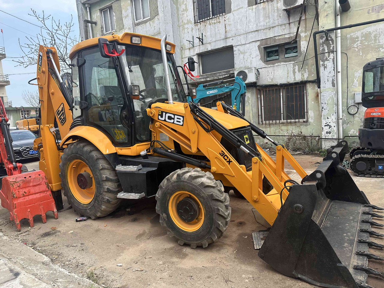 JCB Backhoe Loader - Retroescavadeira: foto 2 JCB Backhoe Loader - Retroescavadeira: foto 2